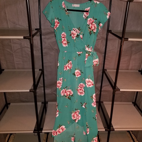 Flowery dress - Picture 1 of 3